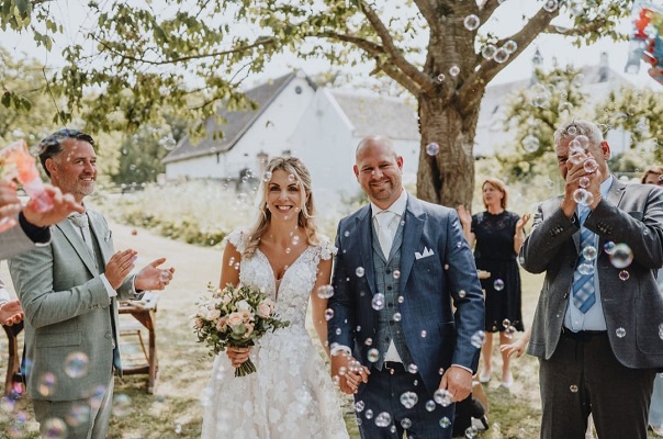 Zelfstandig trouwambtenaar BABS Bente bij Slot Doddendael in Ewijk Gelderland