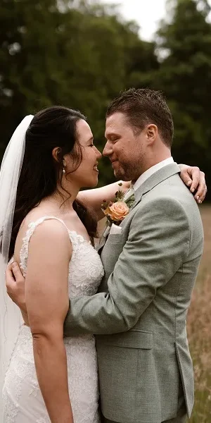 Bruidspaar tijdens fotoshoot